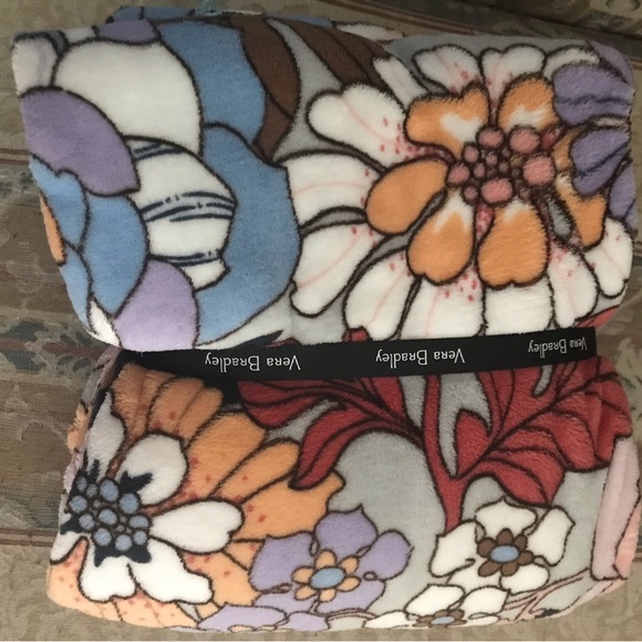 Vera Bradley Aloha Blooms Throw Blanket 80” X 50” - Picture 3 of 6